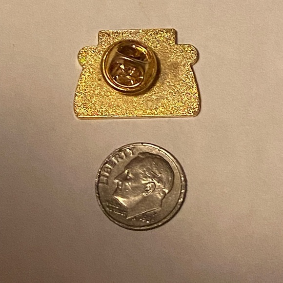 Typewriter enamel pin in a sweet shade of pink! - Picture 2 of 2